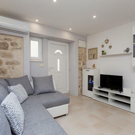 Studio Apartman "Brce" Kaštela المظهر الخارجي الصورة