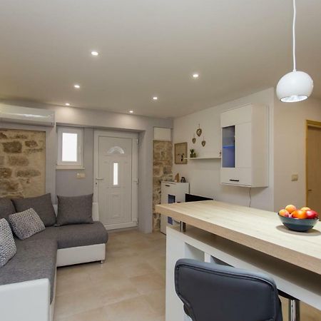 Studio Apartman "Brce" Kaštela المظهر الخارجي الصورة