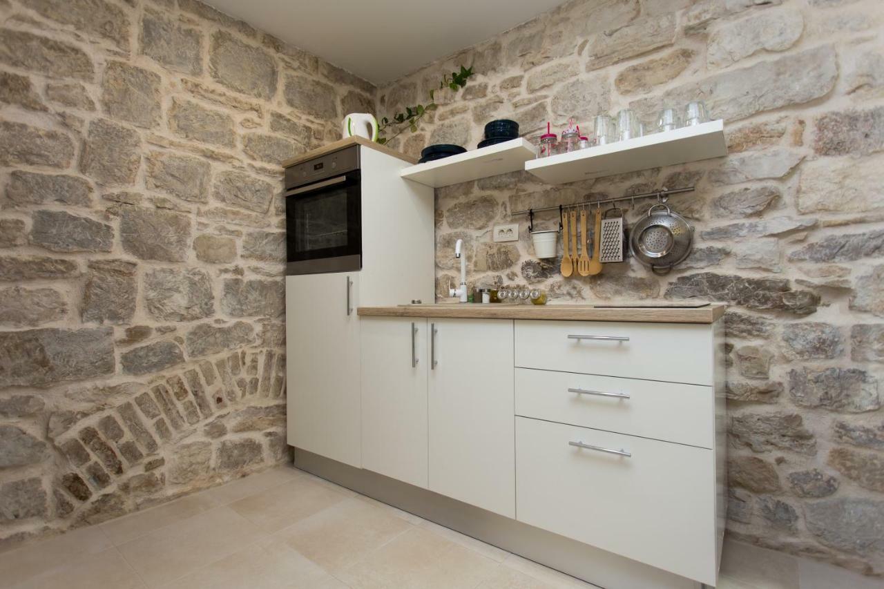 Studio Apartman "Brce" Kaštela المظهر الخارجي الصورة
