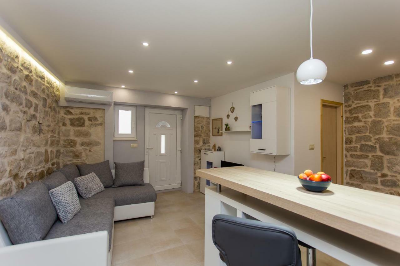Studio Apartman "Brce" Kaštela المظهر الخارجي الصورة